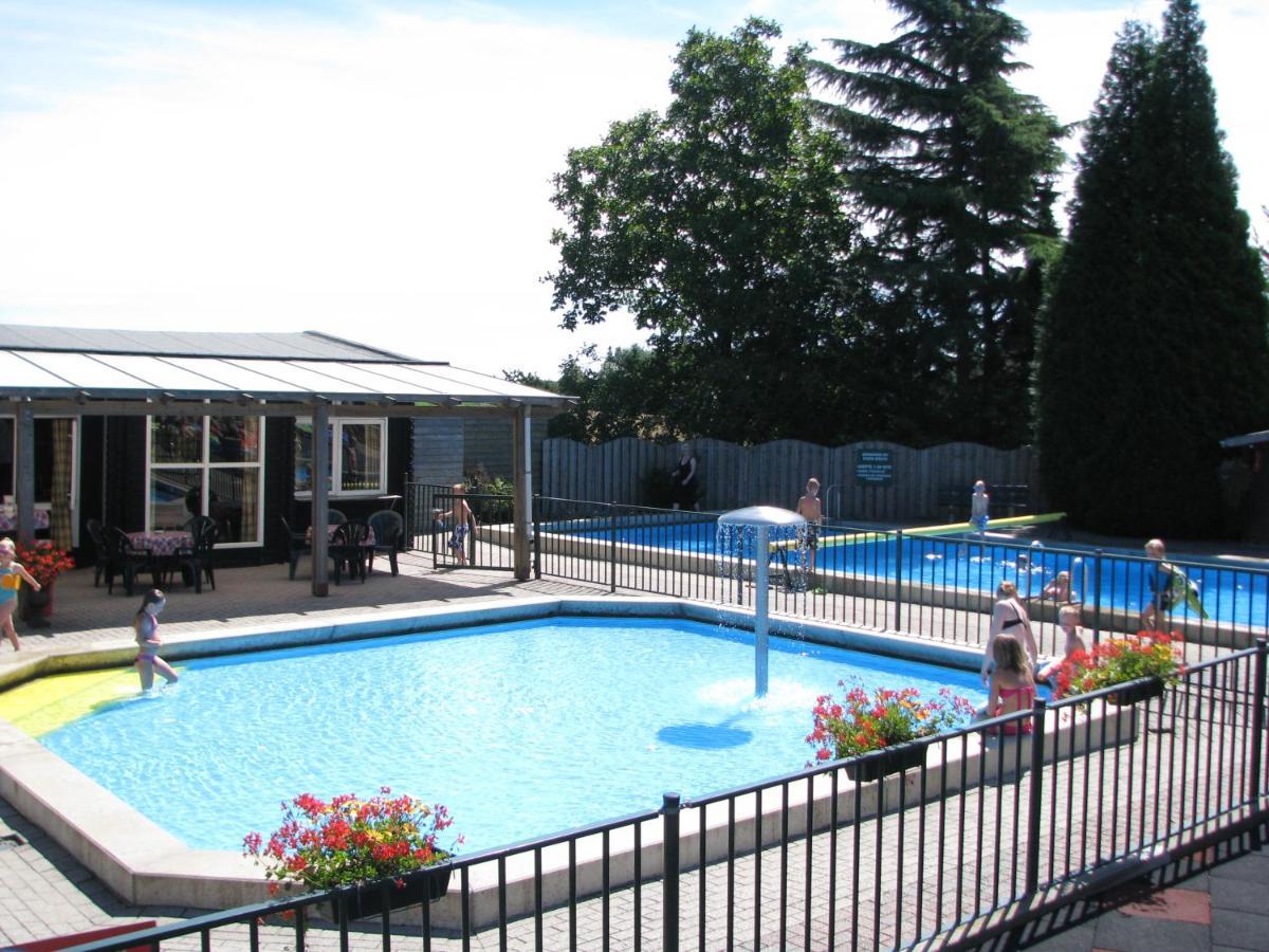 Holiday park Boomstamhuis High Chaparral *