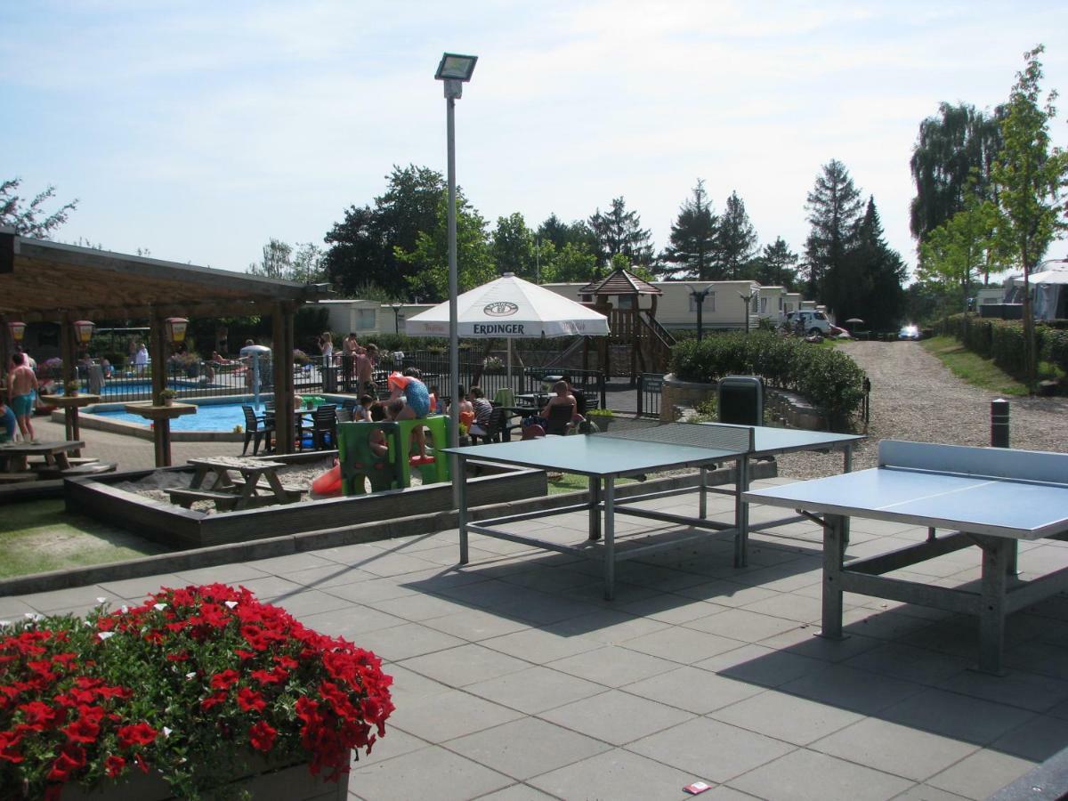 Holiday park Boomstamhuis High Chaparral Oirsbeek