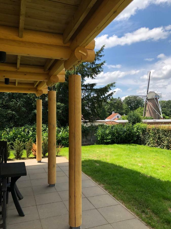 Vakantiepark Boomstamhuis High Chaparral *
